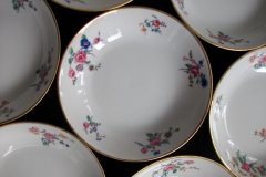 AHRENFELDT FLORAL SPRAY- BERRY BOWL  .....   http://jaapiesfinechinastore.com