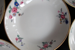 AHRENFELDT FLORAL SPRAY- BERRY BOWL  .....   https://www.jaapiesfinechinastore.com