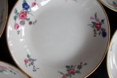 AHRENFELDT FLORAL SPRAY- BERRY BOWL  .....   http://jaapiesfinechinastore.com