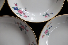 AHRENFELDT FLORAL SPRAY- BERRY BOWL  .....   https://www.jaapiesfinechinastore.com