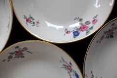 AHRENFELDT FLORAL SPRAY- BERRY BOWL  .....   http://jaapiesfinechinastore.com