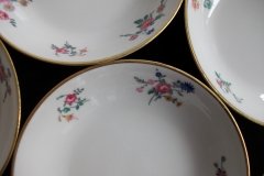 AHRENFELDT FLORAL SPRAY- BERRY BOWL  .....   http://jaapiesfinechinastore.com