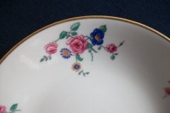 AHRENFELDT FLORAL SPRAY- BERRY BOWL  .....   http://jaapiesfinechinastore.com