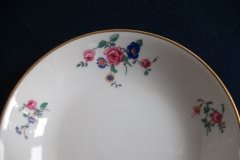 AHRENFELDT FLORAL SPRAY- BERRY BOWL  .....   http://jaapiesfinechinastore.com
