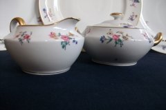 AHRENFELDT FLORAL SPRAY- CREAMER  .....   http://jaapiesfinechinastore.com