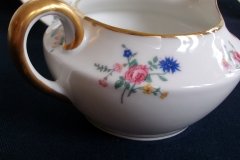AHRENFELDT FLORAL SPRAY- CREAMER  .....   http://jaapiesfinechinastore.com