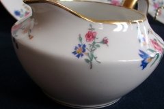 AHRENFELDT FLORAL SPRAY- CREAMER  .....   http://jaapiesfinechinastore.com