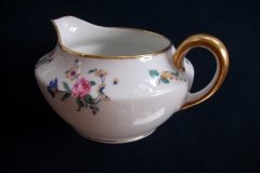 AHRENFELDT FLORAL SPRAY- CREAMER  .....   http://jaapiesfinechinastore.com
