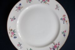 AHRENFELDT FLORAL SPRAY- DINNER PLATE  .....   http://jaapiesfinechinastore.com