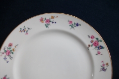 AHRENFELDT FLORAL SPRAY- DINNER PLATE  .....   https://www.jaapiesfinechinastore.com