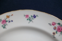 AHRENFELDT FLORAL SPRAY- DINNER PLATE  .....   https://www.jaapiesfinechinastore.com