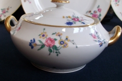 AHRENFELDT FLORAL SPRAY- COVERED SUGAR BOWL   .....   https://www.jaapiesfinechinastore.com