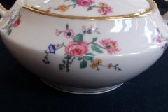 AHRENFELDT FLORAL SPRAY- COVERED SUGAR BOWL   .....   http://jaapiesfinechinastore.com