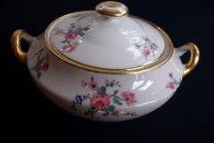 AHRENFELDT FLORAL SPRAY- COVERED SUGAR BOWL   .....   https://www.jaapiesfinechinastore.com