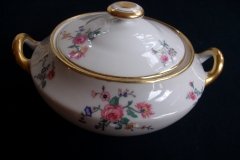 AHRENFELDT FLORAL SPRAY- COVERED SUGAR BOWL   .....   http://jaapiesfinechinastore.com