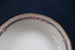 AHRENFELDT ROSES IN BLUE BAND- BERRY BOWL   .....   http://jaapiesfinechinastore.com
