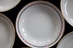 AHRENFELDT ROSES IN BLUE BAND- BERRY BOWL   .....   http://jaapiesfinechinastore.com