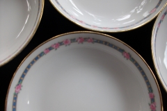 AHRENFELDT ROSES IN BLUE BAND- BERRY BOWL   .....   https://www.jaapiesfinechinastore.com