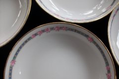 AHRENFELDT ROSES IN BLUE BAND- BERRY BOWL   .....   http://jaapiesfinechinastore.com