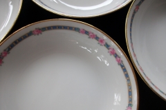 AHRENFELDT ROSES IN BLUE BAND- BERRY BOWL   .....   https://www.jaapiesfinechinastore.com