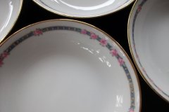 AHRENFELDT ROSES IN BLUE BAND- BERRY BOWL   .....   http://jaapiesfinechinastore.com