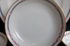 AHRENFELDT ROSES IN BLUE BAND- BERRY BOWL   .....   http://jaapiesfinechinastore.com
