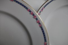 AHRENFELDT ROSES IN BLUE BAND-  DINNER PLATE   .....   http://jaapiesfinechinastore.com