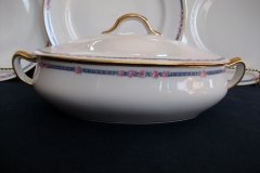AHRENFELDT ROSES IN BLUE BAND-  OVAL COVERED SERVING   BOWL   .....   http://jaapiesfinechinastore.com