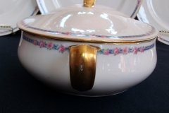 AHRENFELDT ROSES IN BLUE BAND-  OVAL COVERED SERVING   BOWL   .....   http://jaapiesfinechinastore.com