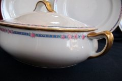 AHRENFELDT ROSES IN BLUE BAND-  OVAL COVERED SERVING   BOWL   .....   http://jaapiesfinechinastore.com