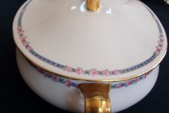 AHRENFELDT ROSES IN BLUE BAND-  OVAL COVERED SERVING   BOWL   .....   http://jaapiesfinechinastore.com