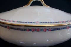 AHRENFELDT ROSES IN BLUE BAND-  OVAL COVERED SERVING   BOWL   .....   http://jaapiesfinechinastore.com