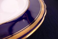 AYNSLEY 7282 LAUREL COBALT- DINNER PLATE   .....  http://jaapiesfinechinastore.com