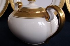 AYNSLEY #7761 CREAM/ ENCRUSTED GOLD BAND-  COVERED SUGAR BOWL  .....   http://jaapiesfinechinastore.com
