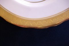 AYNSLEY #7761 CREAM/ ENCRUSTED GOLD BAND-  SERVING PLATTER  13 1/2"   .....   http://jaapiesfinechinastore.com
