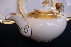 AYNSLEY #7761 CREAM/ ENCRUSTED GOLD BAND-  TEA POT  .....   http://jaapiesfinechinastore.com