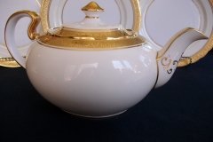AYNSLEY #7761 CREAM/ ENCRUSTED GOLD BAND-  TEA POT  .....   http://jaapiesfinechinastore.com