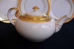AYNSLEY #7761 CREAM/ ENCRUSTED GOLD BAND-  TEA POT  .....   http://jaapiesfinechinastore.com