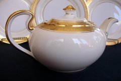 AYNSLEY #7761 CREAM/ ENCRUSTED GOLD BAND-  TEA POT  .....   http://jaapiesfinechinastore.com