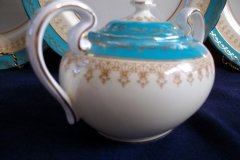 AYNSLEY AQUA BLUE #7611- FILIGREE, GOLD SCROLLS-  COVERED SUGAR BOWL    .....   http://jaapiesfinechinastore.com