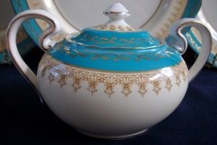 AYNSLEY AQUA BLUE #7611- FILIGREE, GOLD SCROLLS-  COVERED SUGAR BOWL    .....   http://jaapiesfinechinastore.com