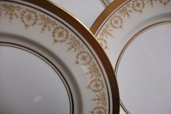 AYNSLEY GOLDEN DOWERY #7892- DINNER PLATES   .....   ttps://jaapiesfinechinastore.com