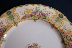 AYNSLEY REGINA- DINNER PLATE  ..... http://jaapiesfinechinastore.com