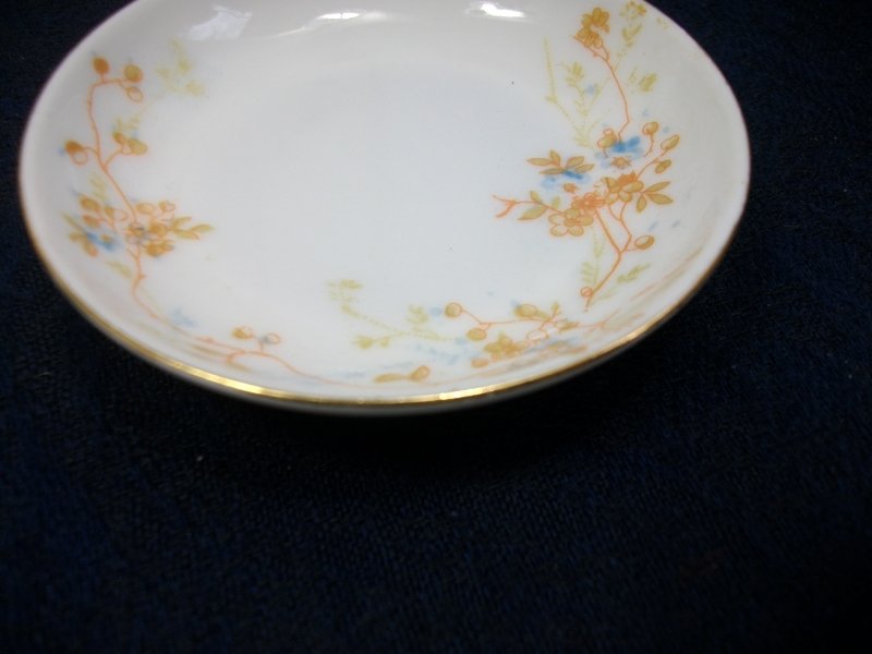 BAWO & DOTTER  AUTUMN VINE, BLUE FLORAL-  BUTTER PAT   .....   http://jaapiesfinechinastore.com