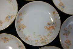 BAWO & DOTTER  AUTUMN VINE, BLUE FLORAL-  BUTTER PAT   .....   http://jaapiesfinechinastore.com