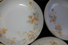 BAWO & DOTTER  AUTUMN VINE, BLUE FLORAL-  BUTTER PAT   .....   http://jaapiesfinechinastore.com