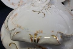 BAWO & DOTTER  AUTUMN VINE, BLUE FLORAL-   COVERED SERVING BOWL #1      .....   http://jaapiesfinechinastore.com