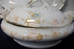 BAWO & DOTTER  AUTUMN VINE, BLUE FLORAL-   COVERED SERVING BOWL #2      .....   https://www.jaapiesfinechinastore.com