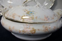 BAWO & DOTTER  AUTUMN VINE, BLUE FLORAL-   COVERED SERVING BOWL #2      .....   http://jaapiesfinechinastore.com