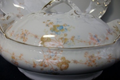 BAWO & DOTTER  AUTUMN VINE, BLUE FLORAL-   COVERED SERVING BOWL #2      .....   https://www.jaapiesfinechinastore.com